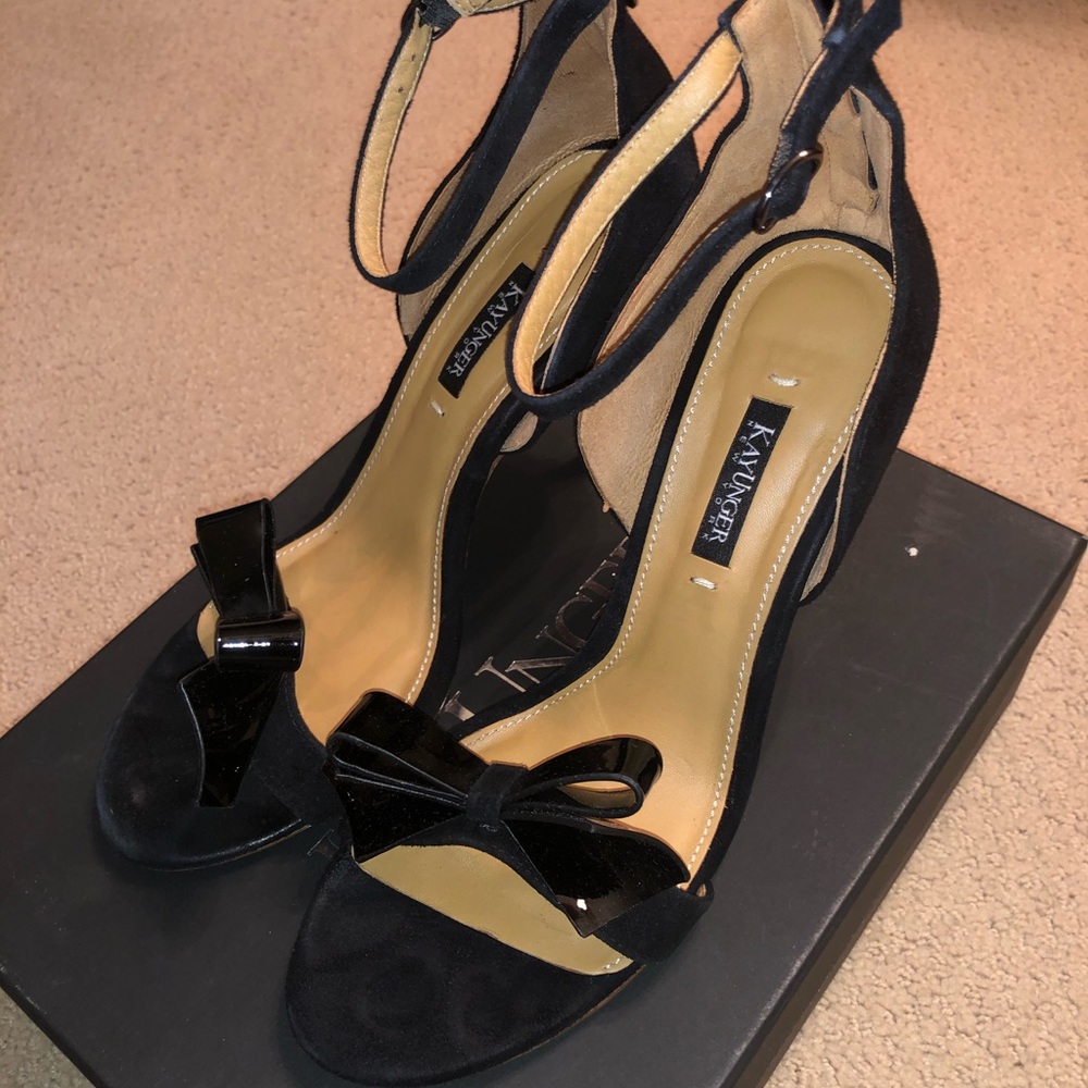 Kay Unger Black Suede/Patent Bow heels Sz 9.5